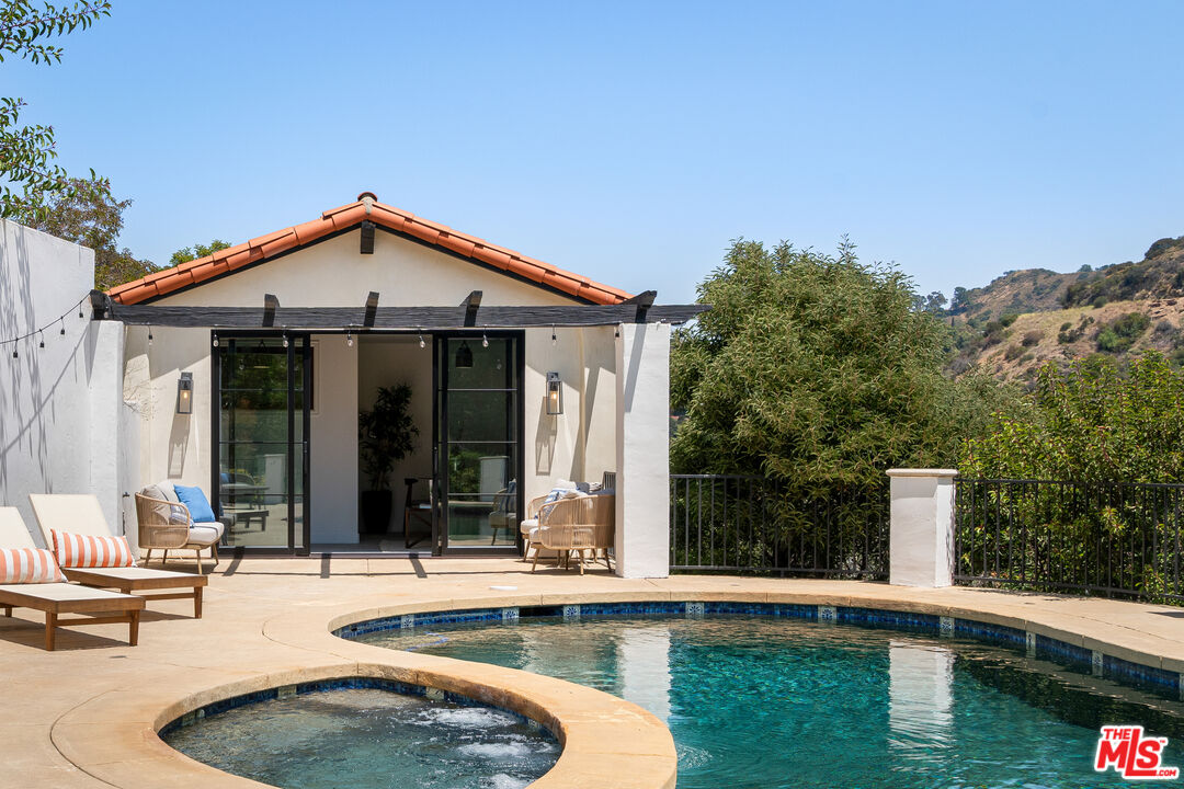 Property photo 35