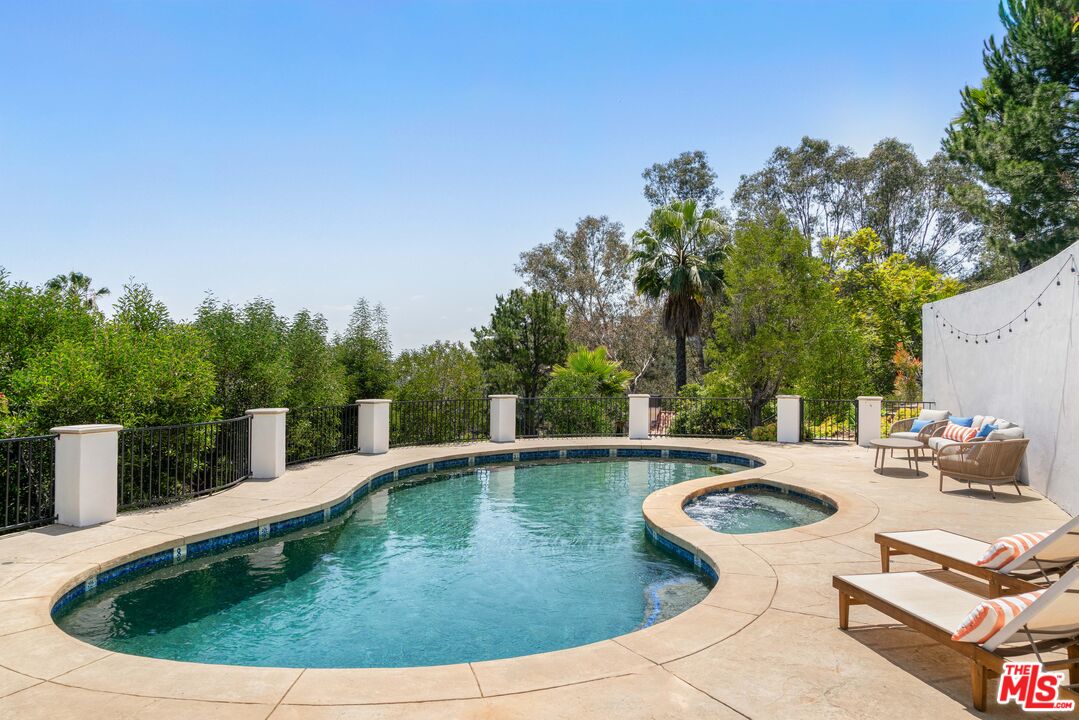 Property photo 38