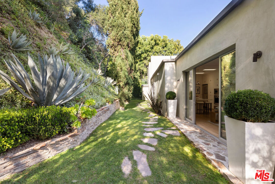 Property photo 28