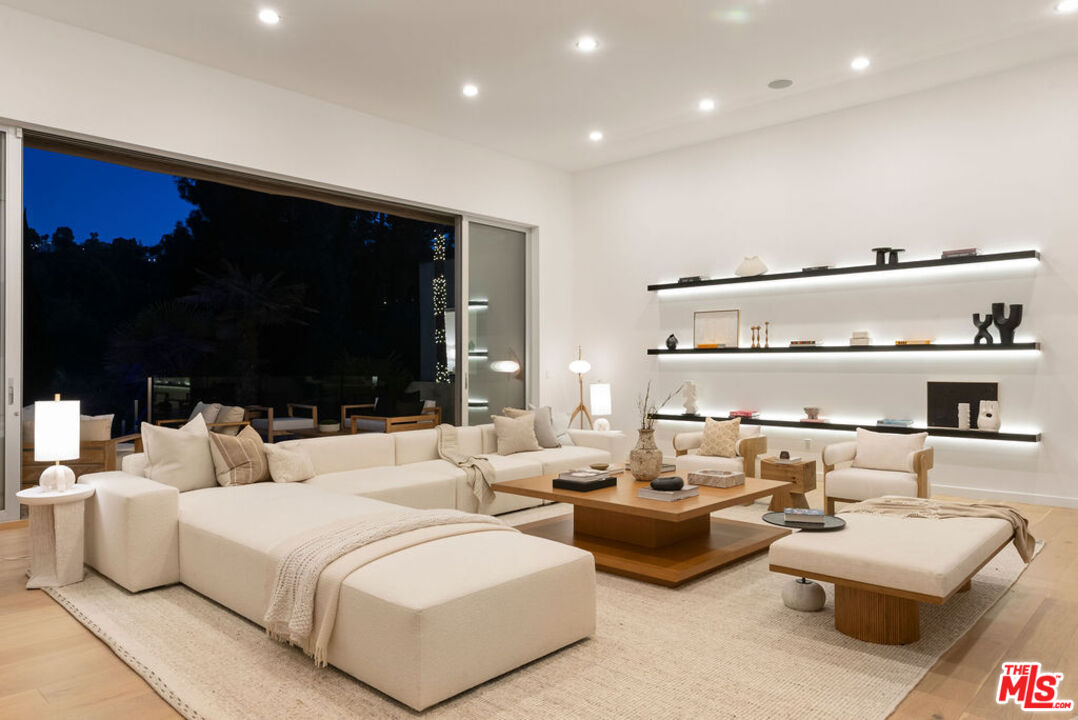 Property photo 43