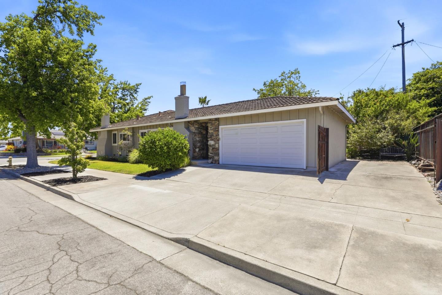 Property photo 35