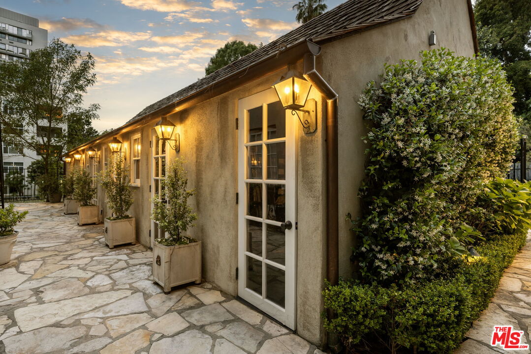 Property photo 25