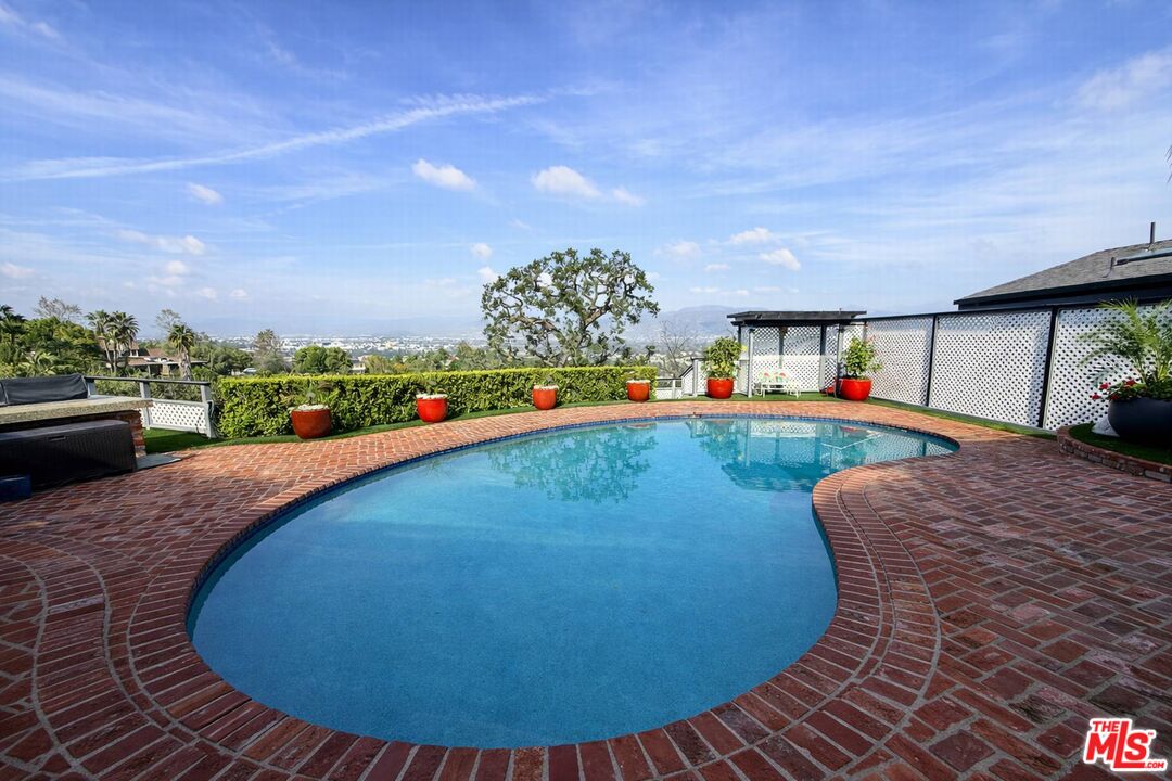 Property photo 40
