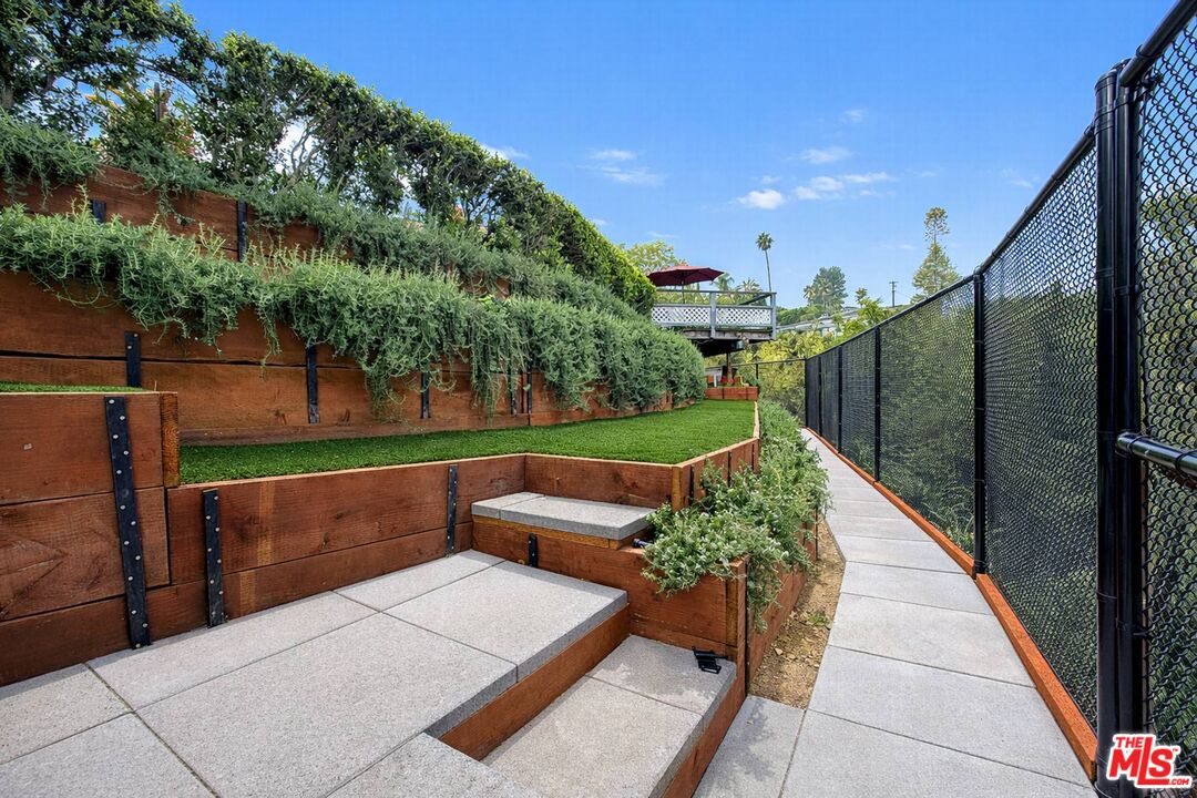 Property photo 44