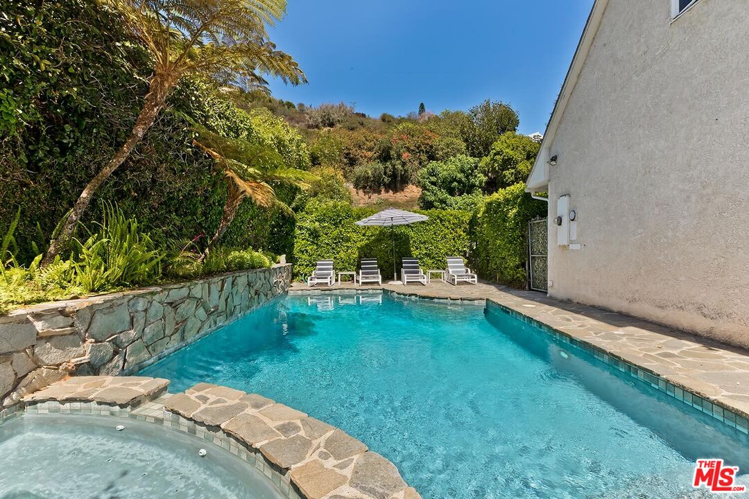 Property photo 33