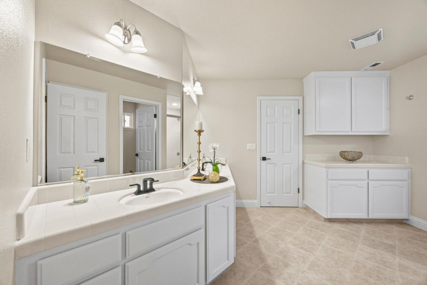 Property photo 50
