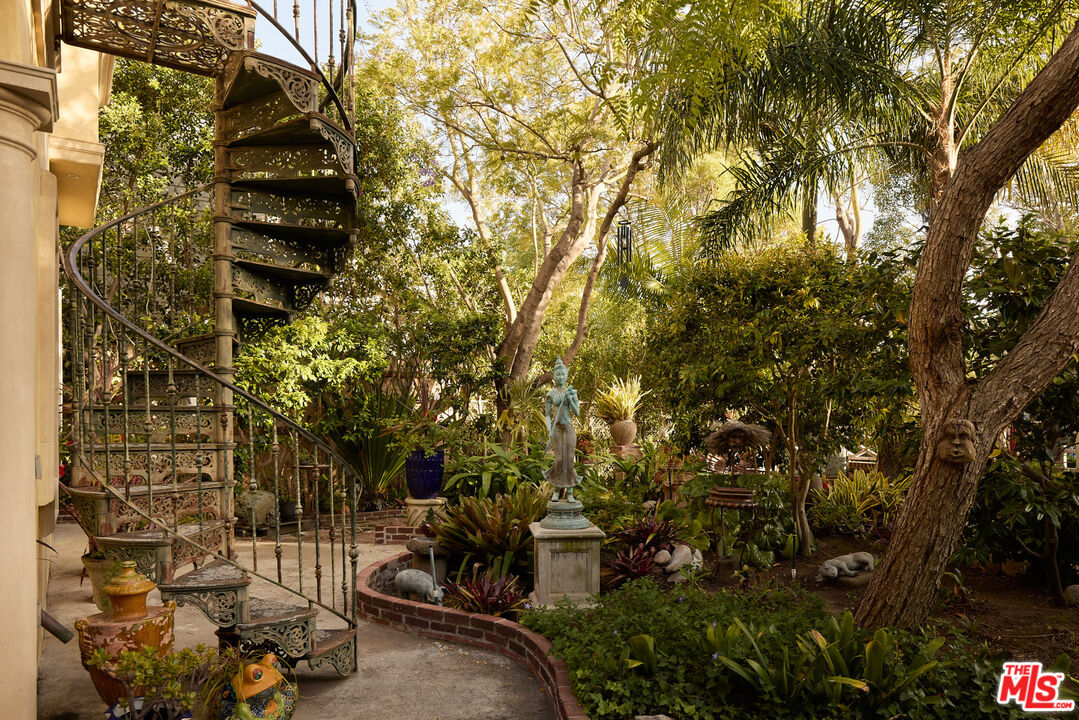 Property photo 24