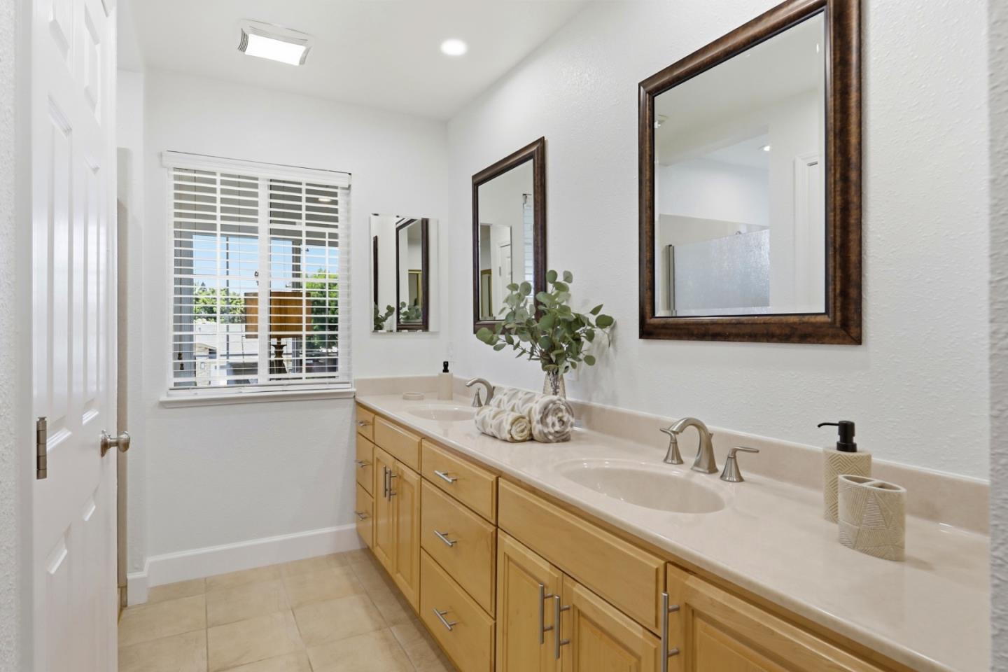 Property photo 50