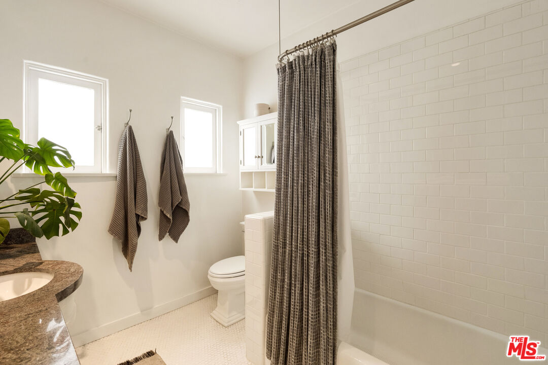 Property photo 33