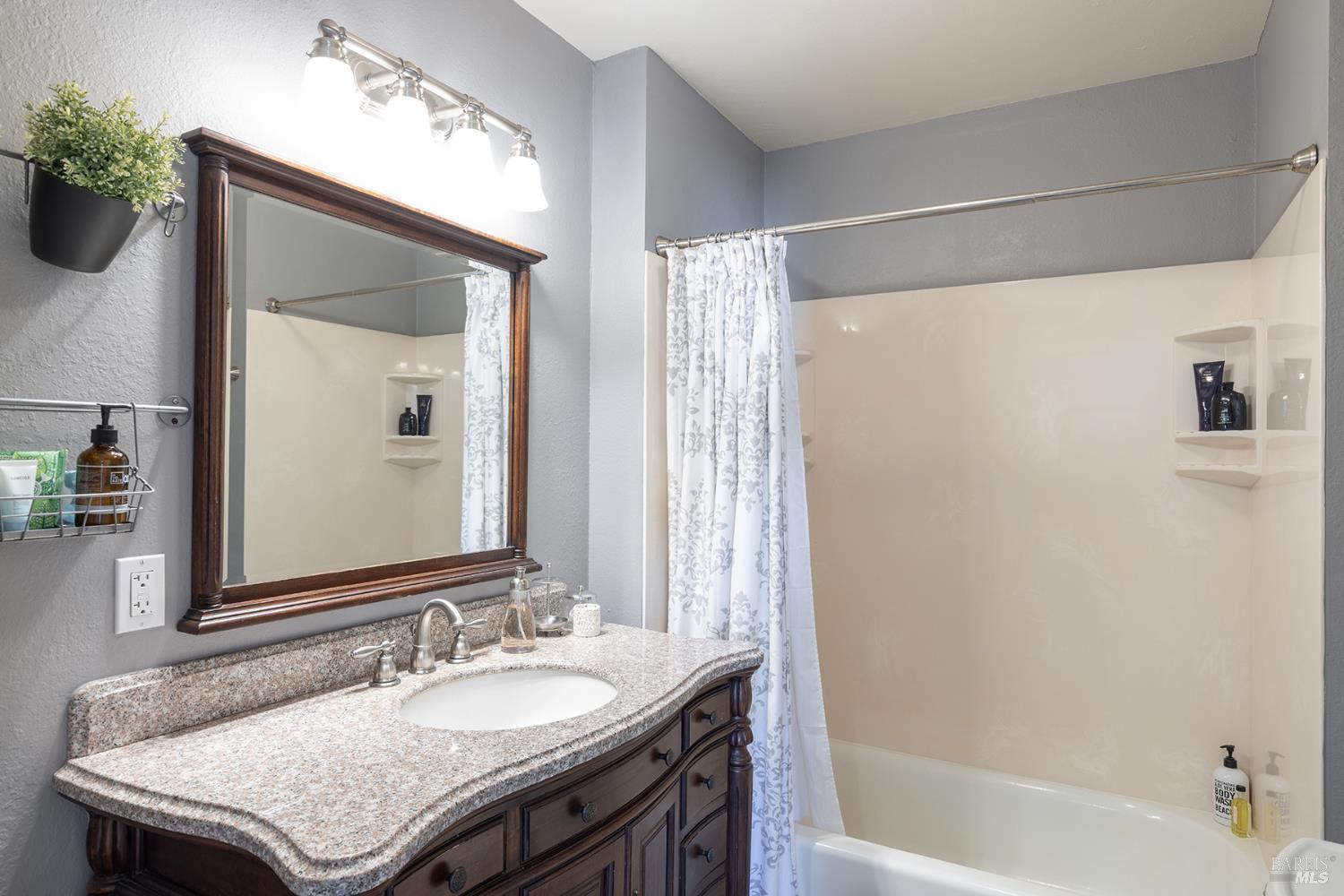 Property photo 34