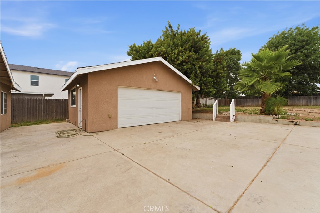 Property photo 32