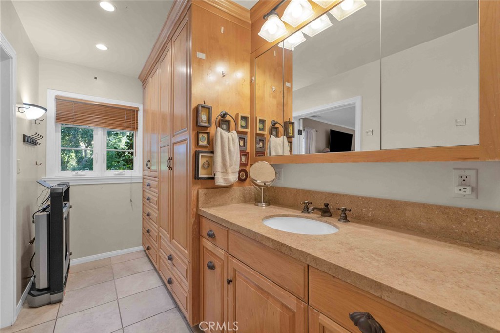 Property photo 46