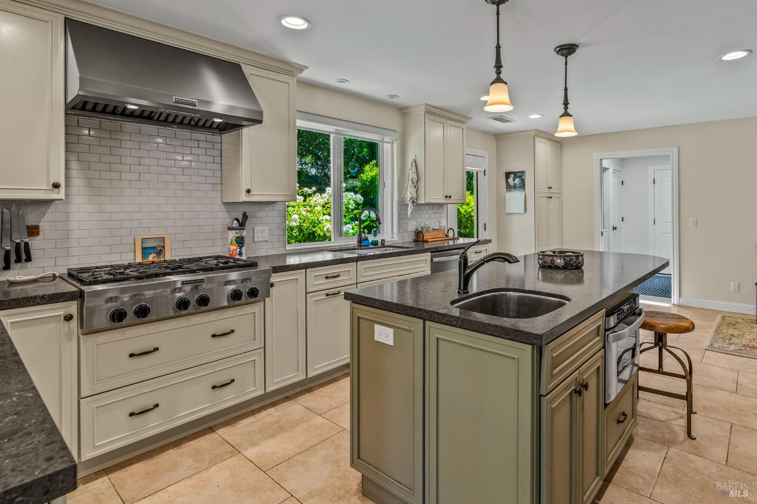 Property photo 40