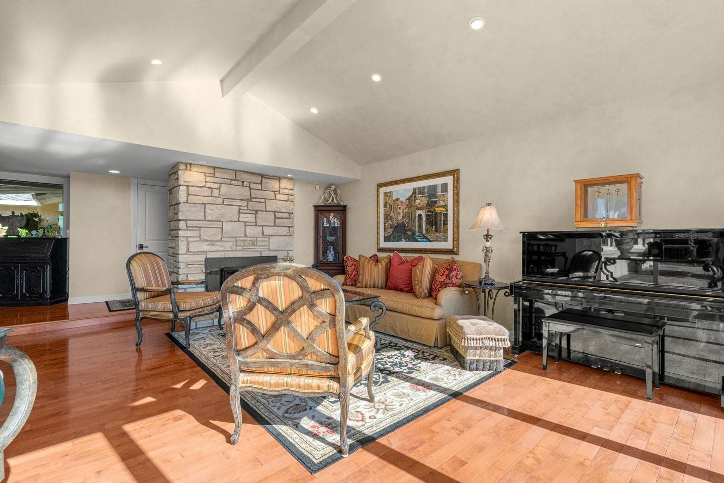 Property photo 35