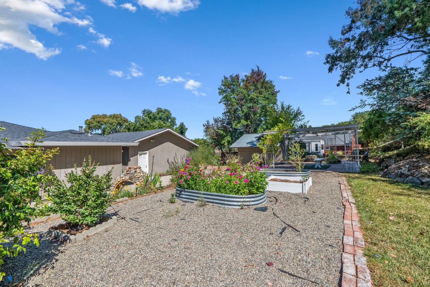 Property photo 44