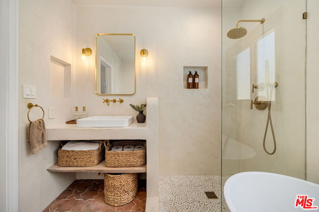 Property photo 32