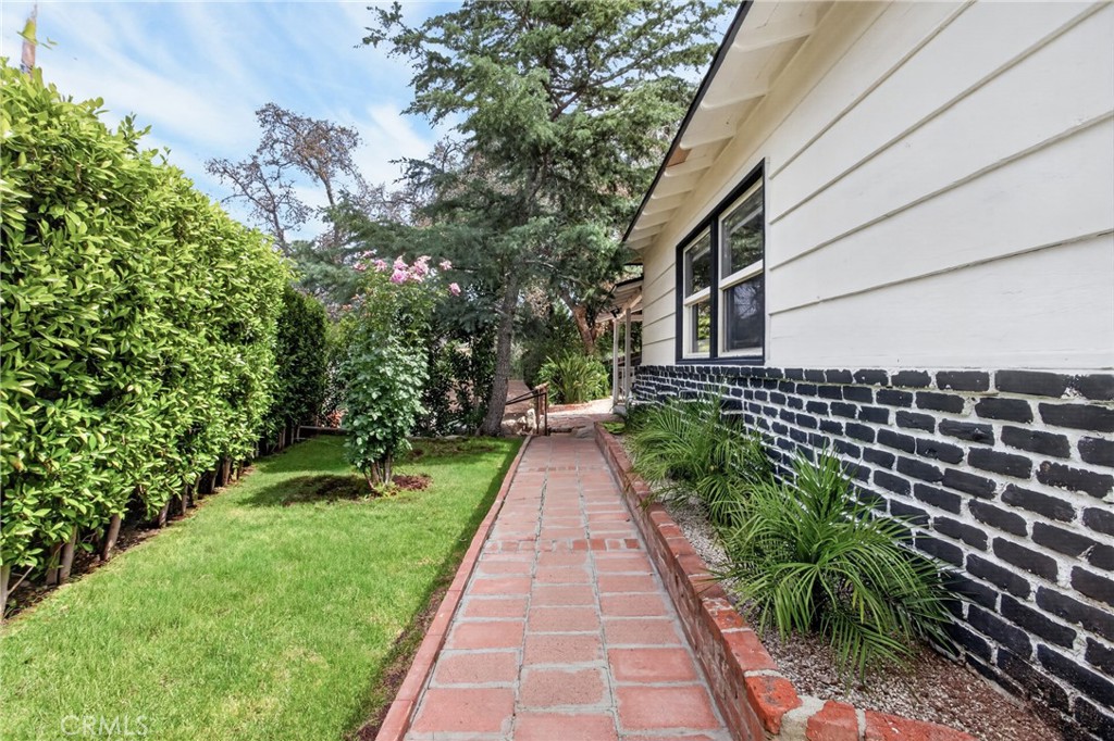 Property photo 32