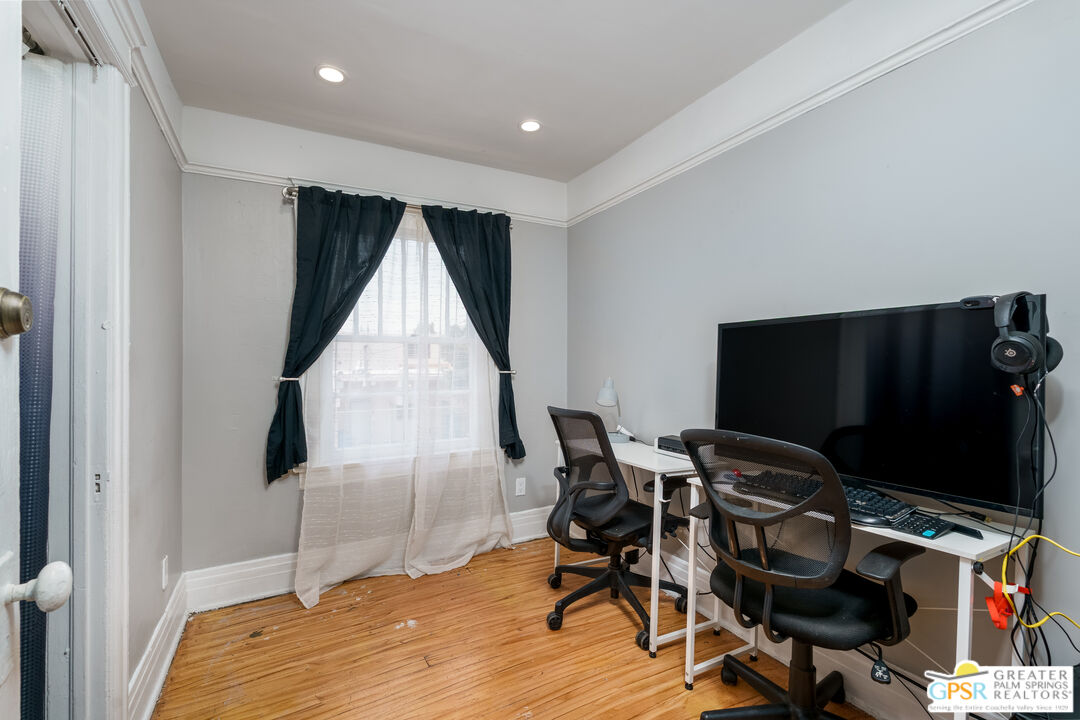 Property photo 28