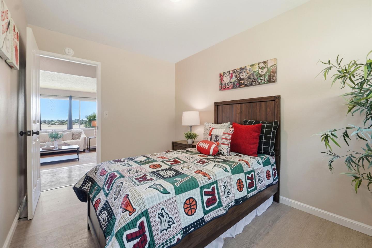 Property photo 32