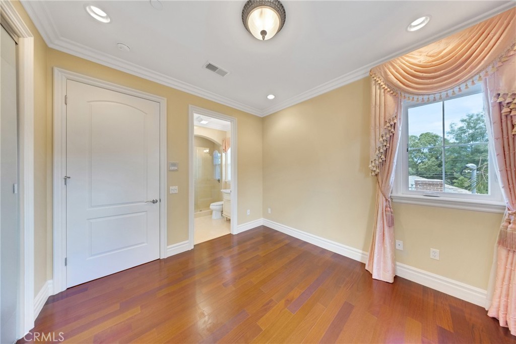 Property photo 50