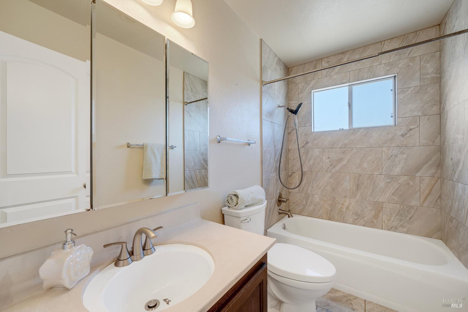 Property photo 38