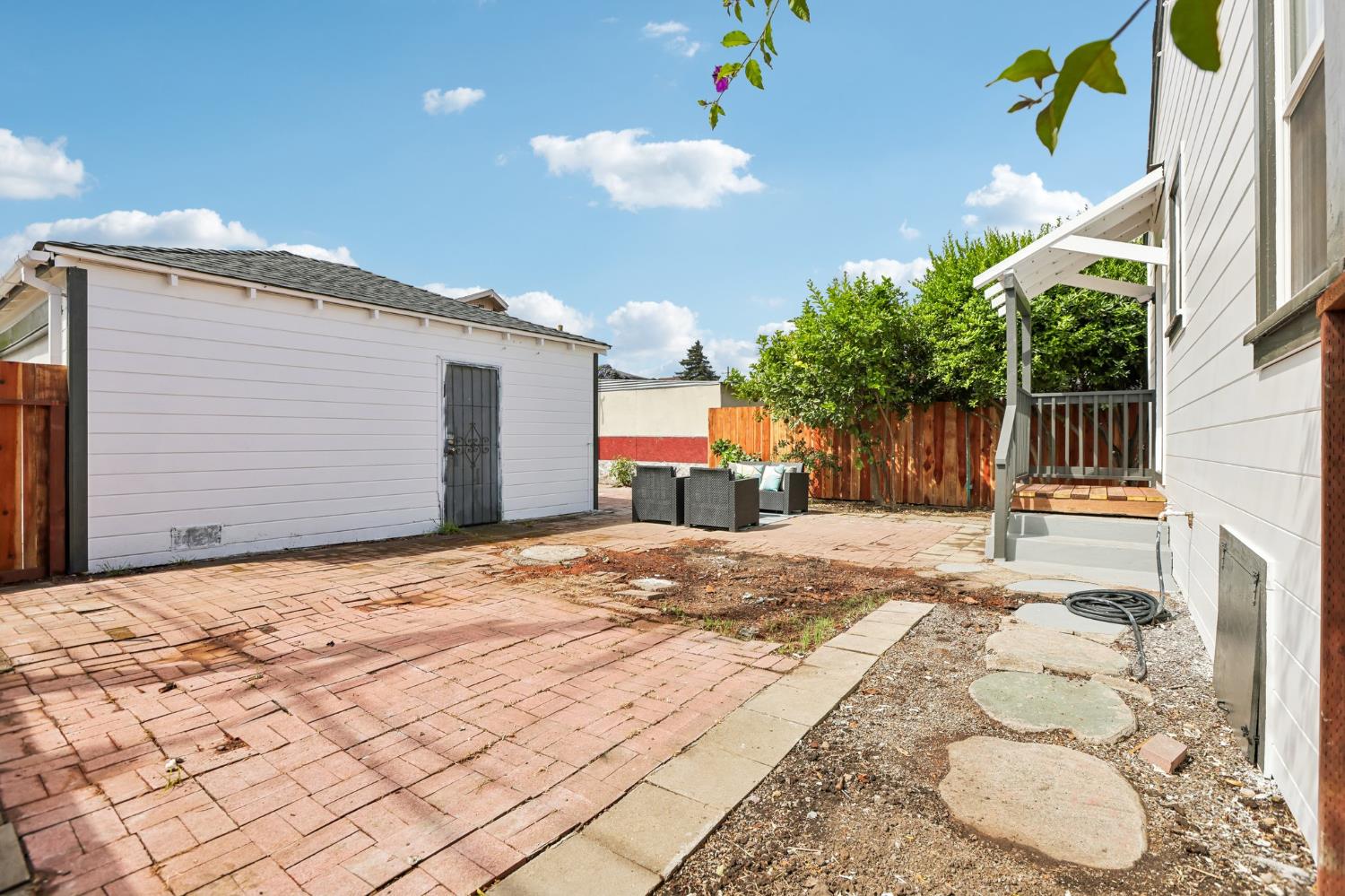 Property photo 32