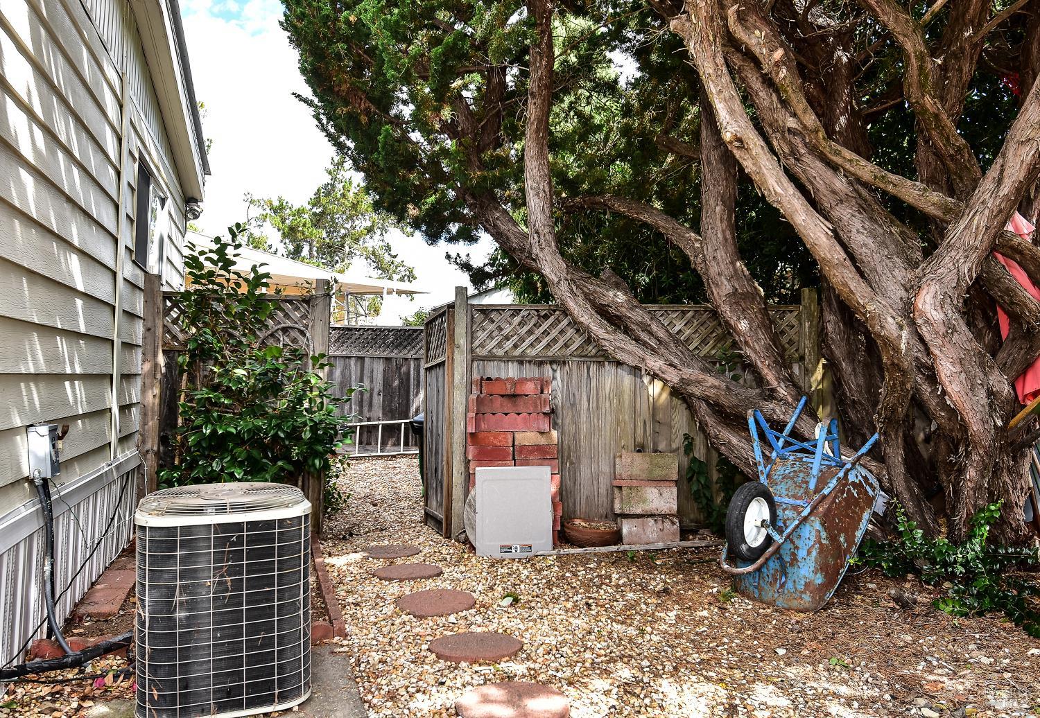 Property photo 38