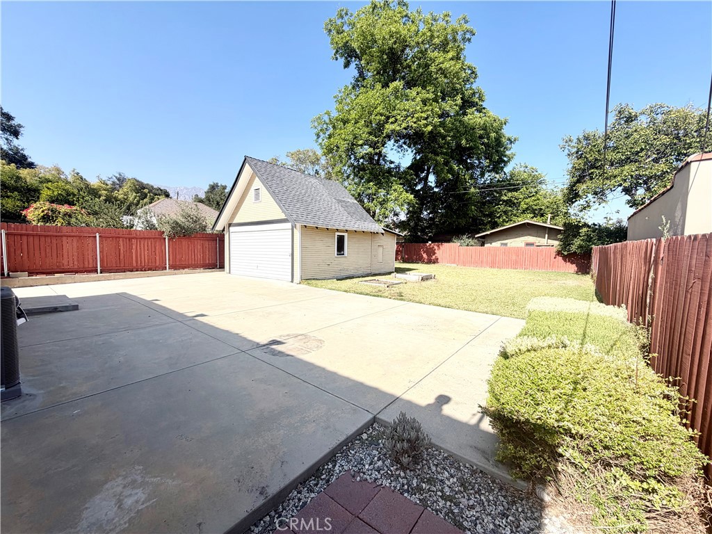 Property photo 32