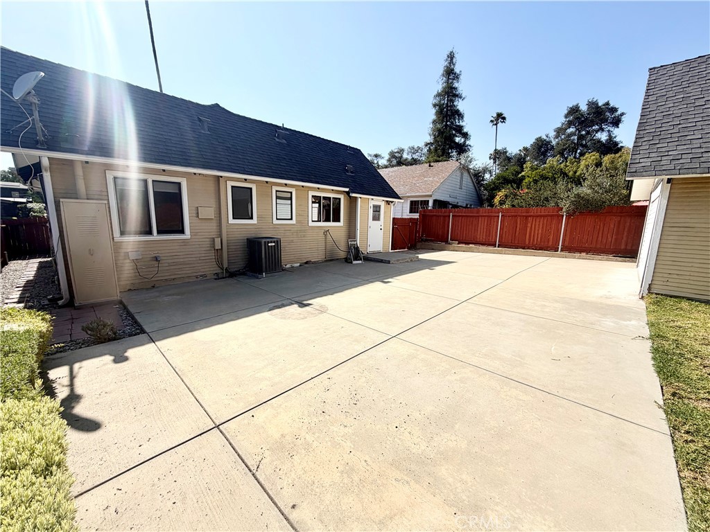 Property photo 33