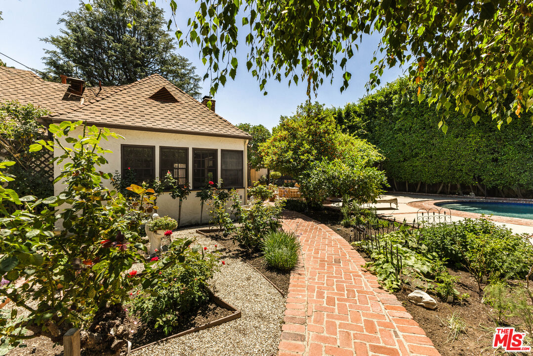 Property photo 28