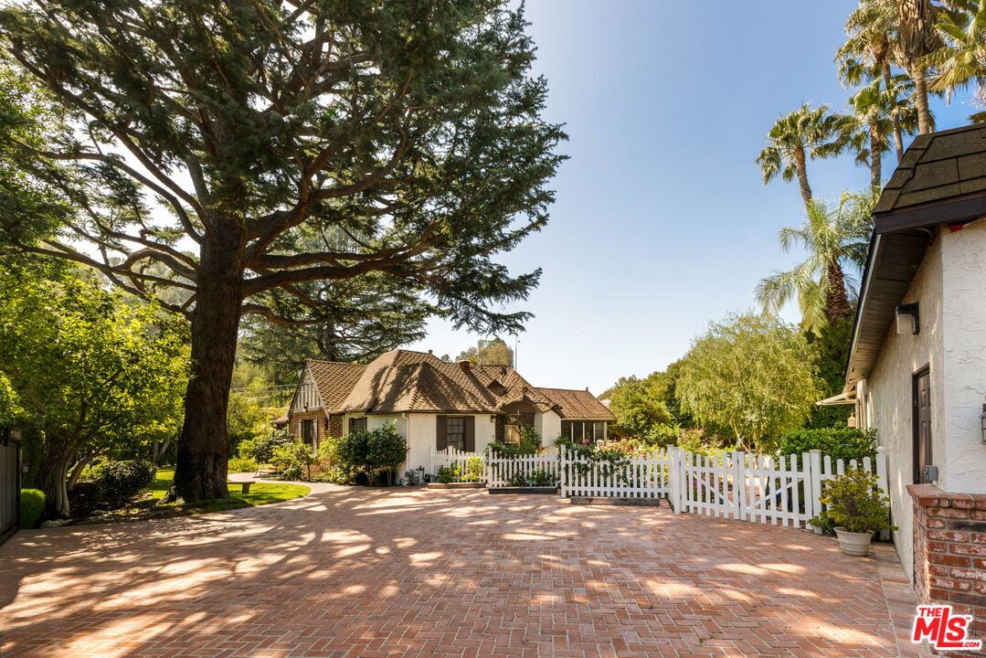 Property photo 31