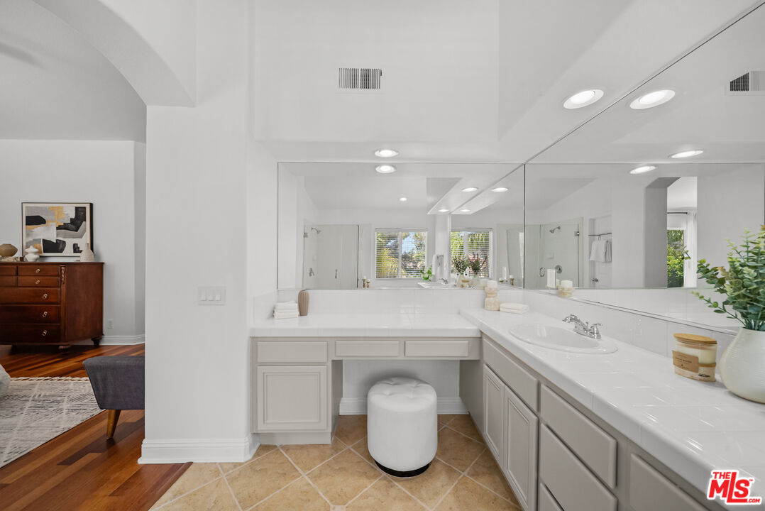 Property photo 50