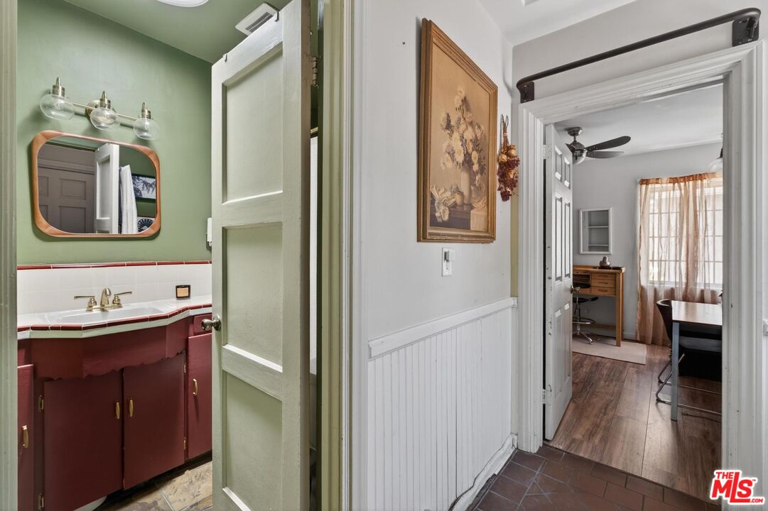 Property photo 44