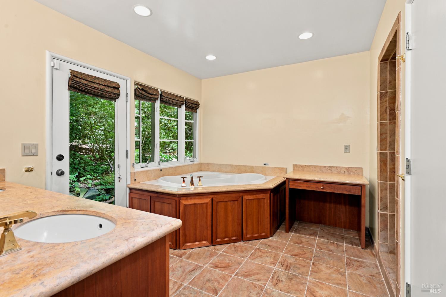 Property photo 31