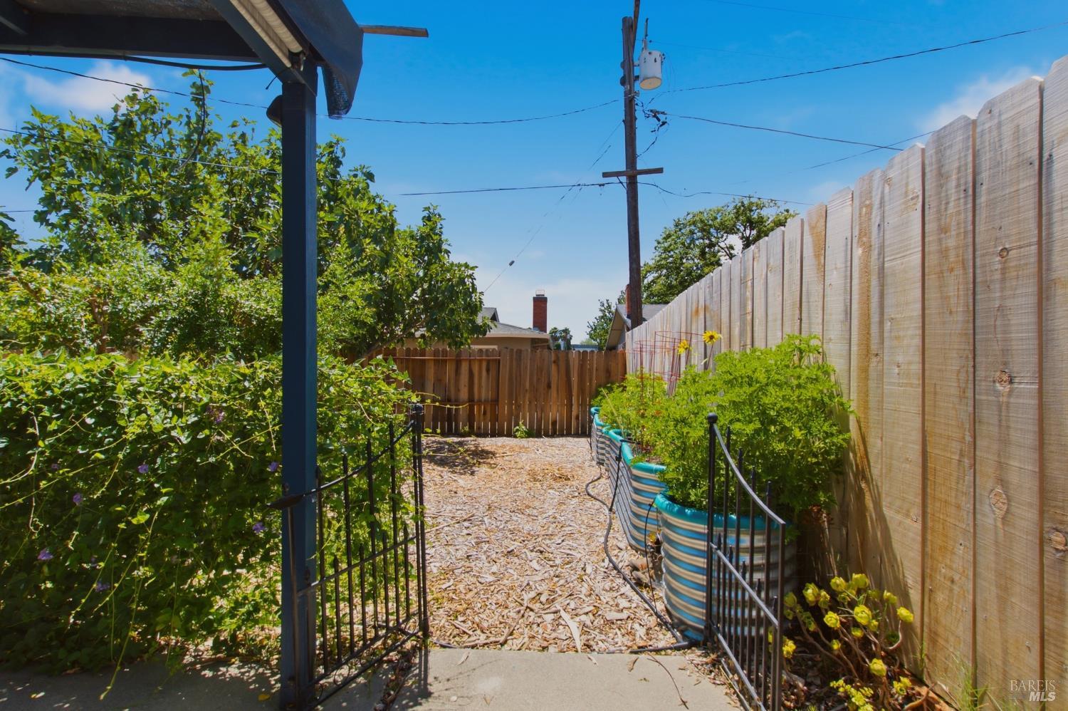 Property photo 33