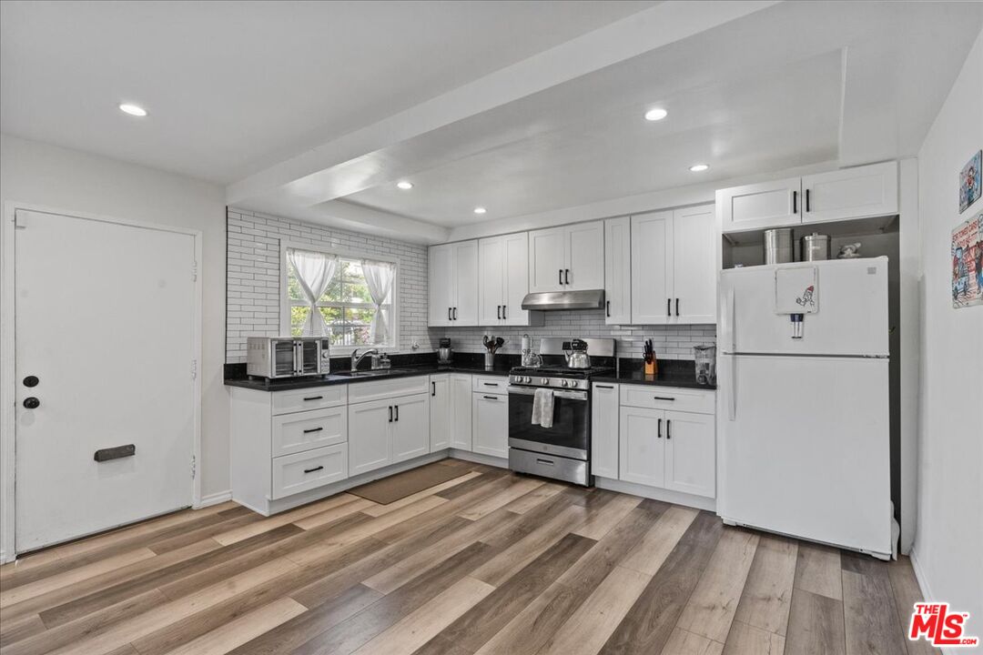 Property photo 25