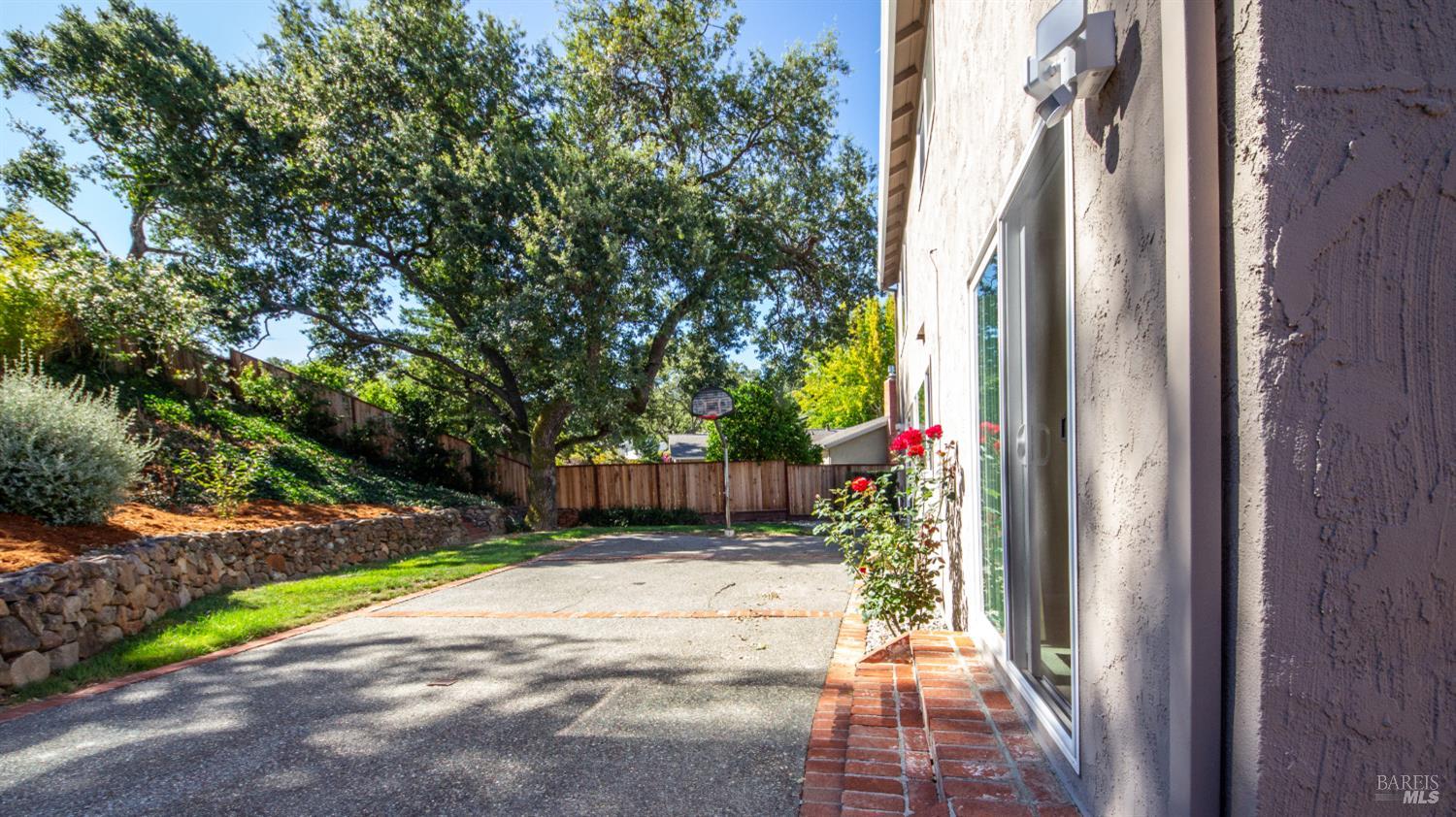 Property photo 37