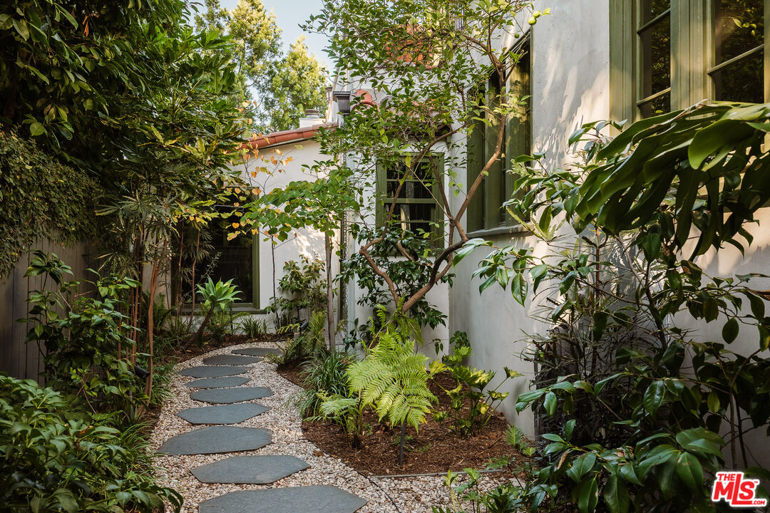 Property photo 33