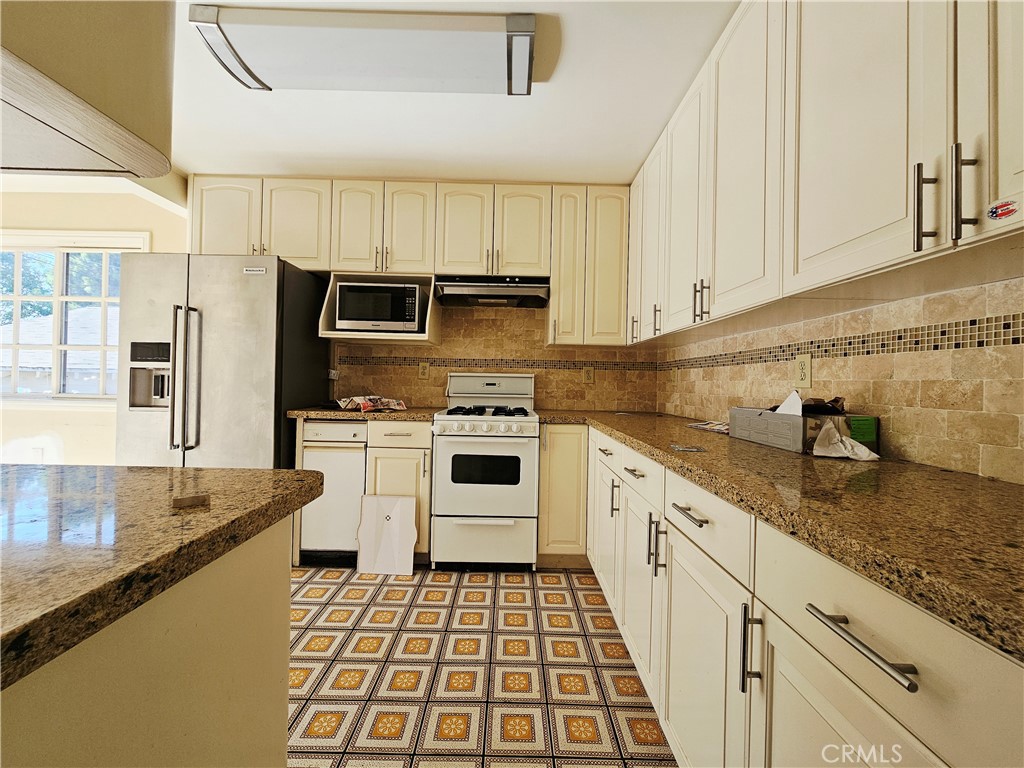 Property photo 32