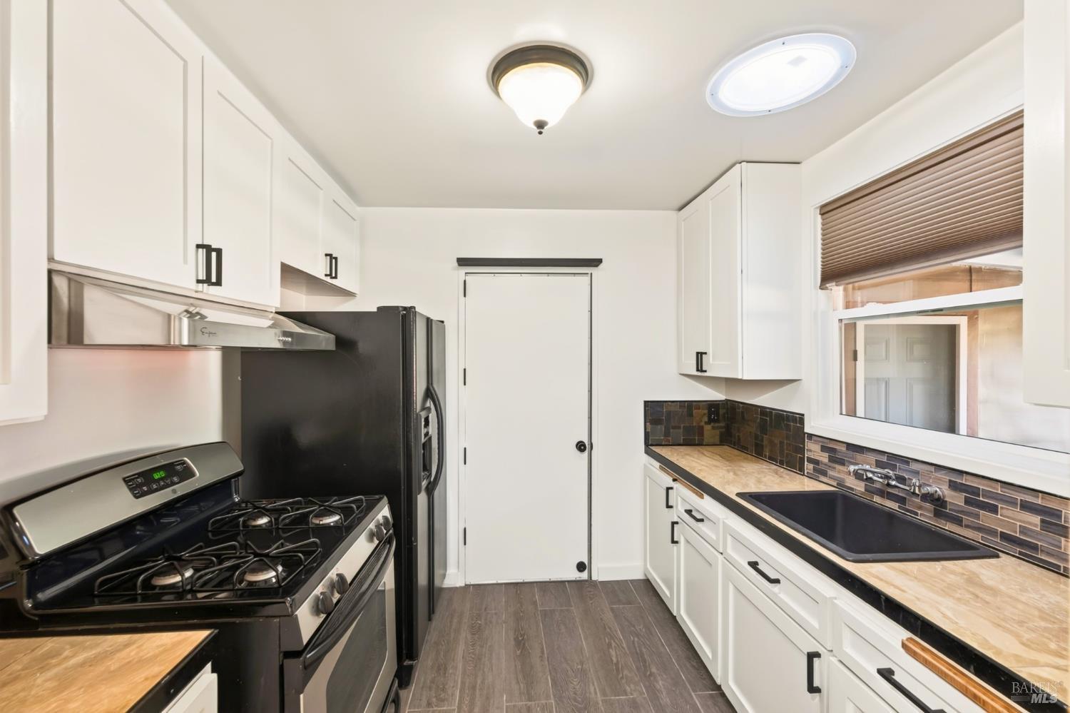 Property photo 24