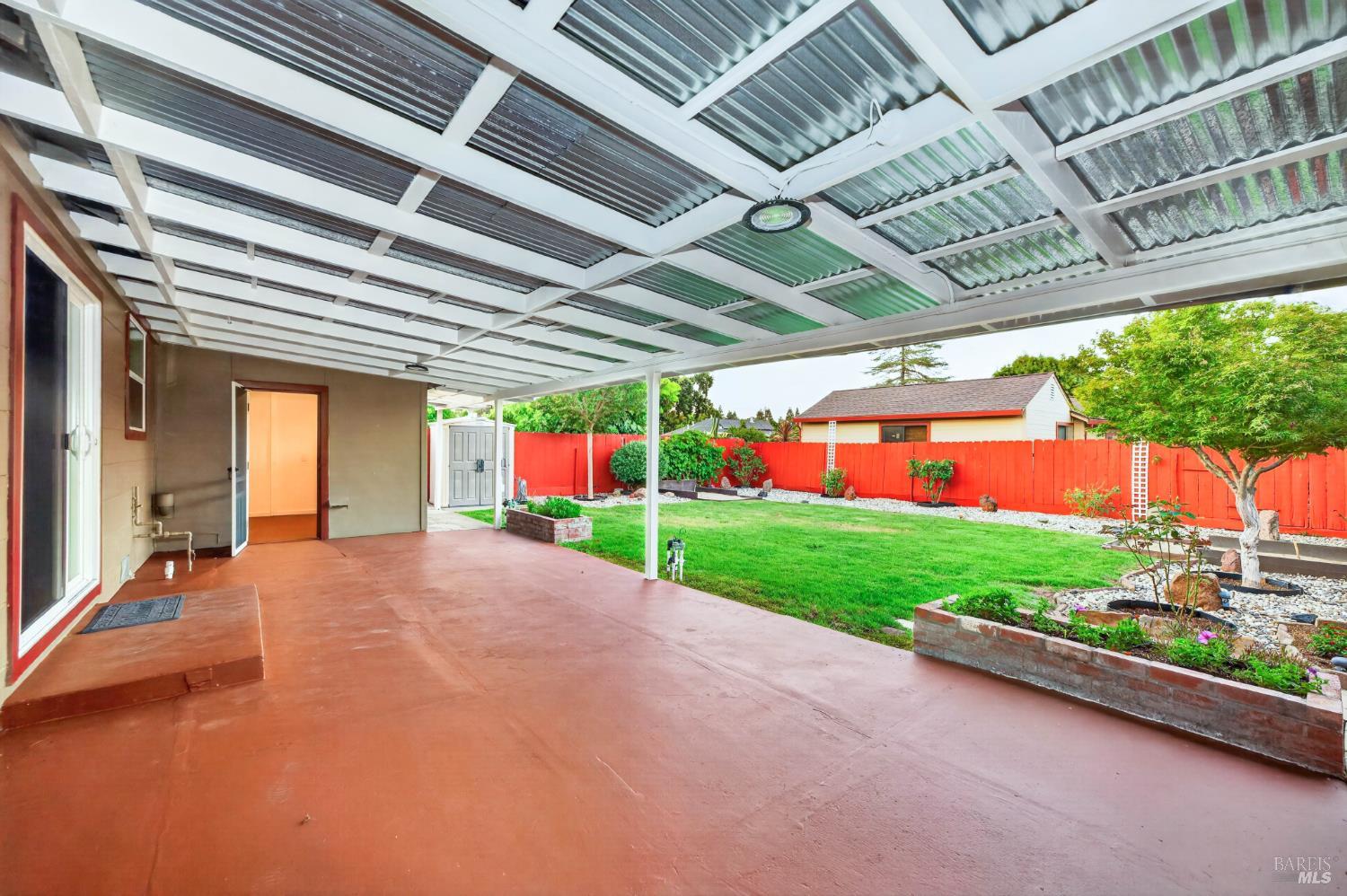 Property photo 33