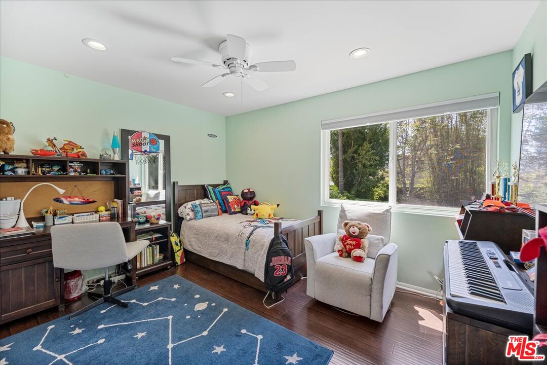 Property photo 28