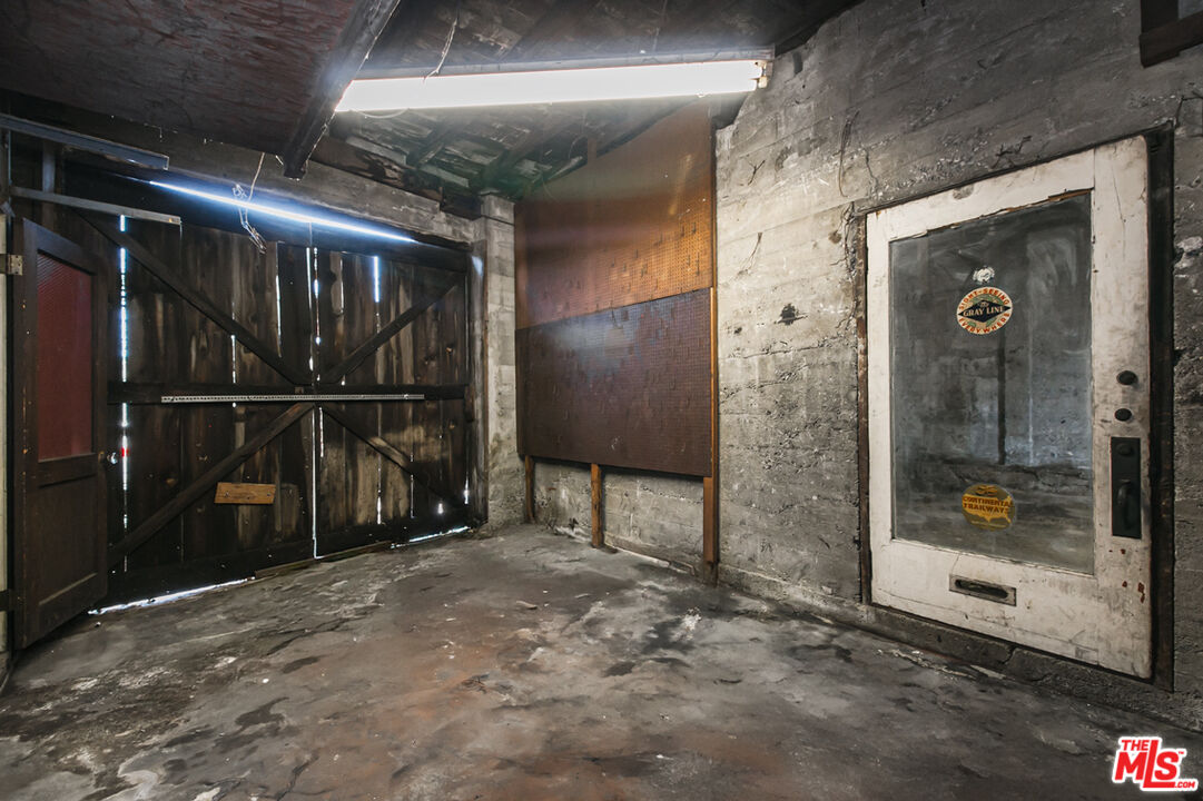Property photo 31