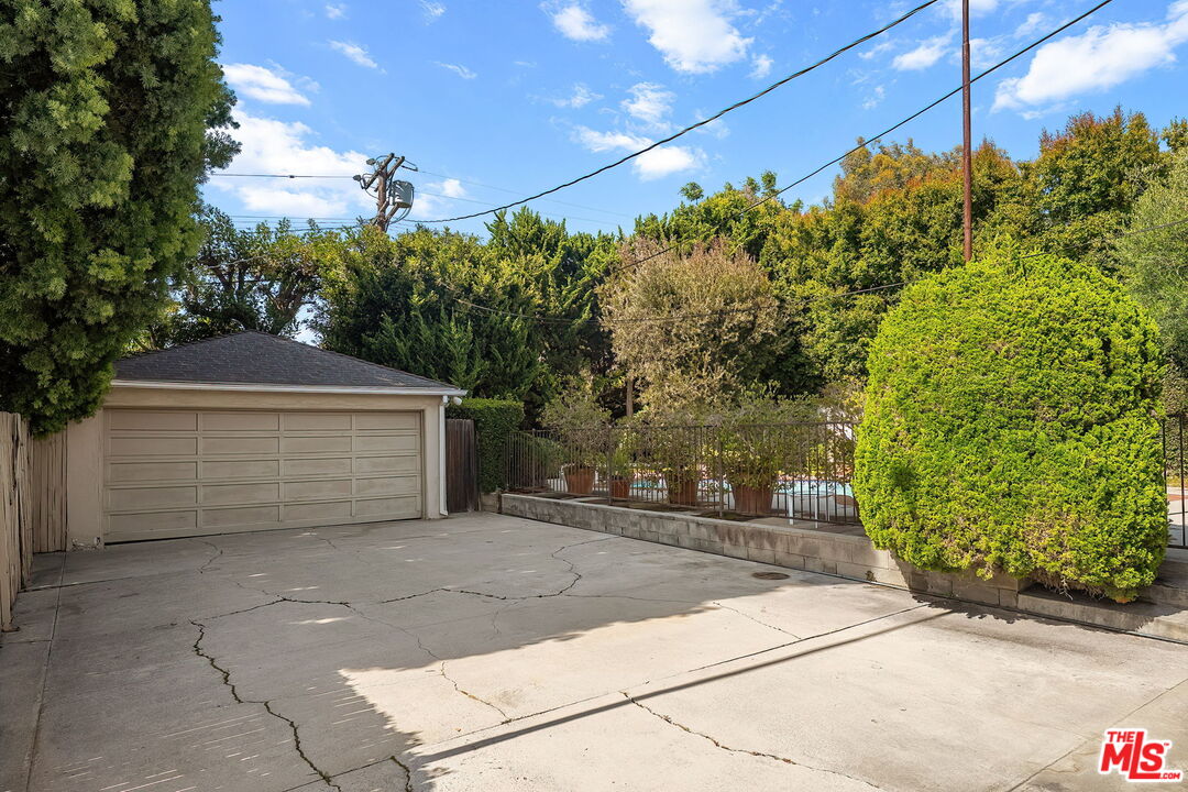 Property photo 36