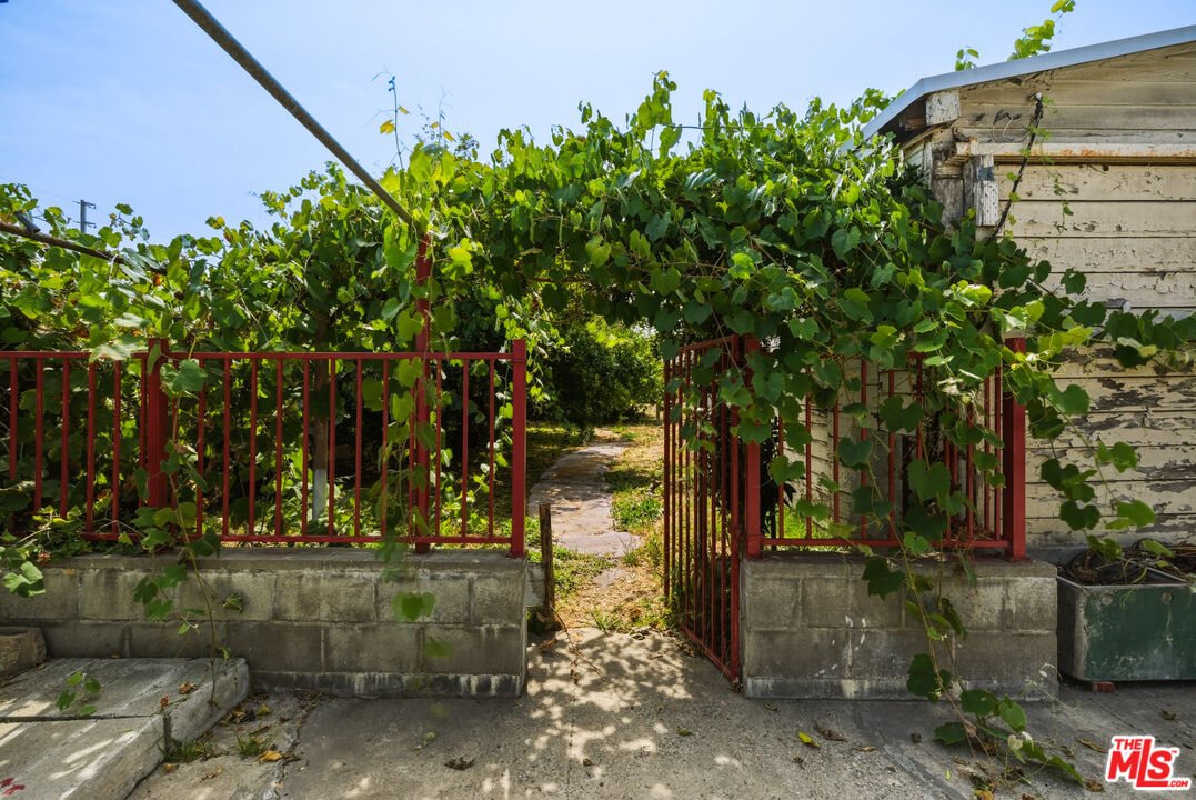 Property photo 40