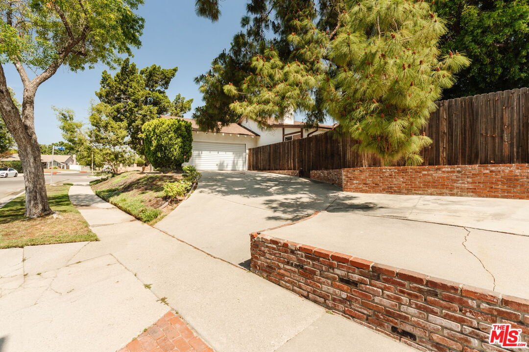 Property photo 32