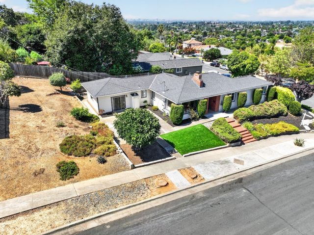Property photo 38
