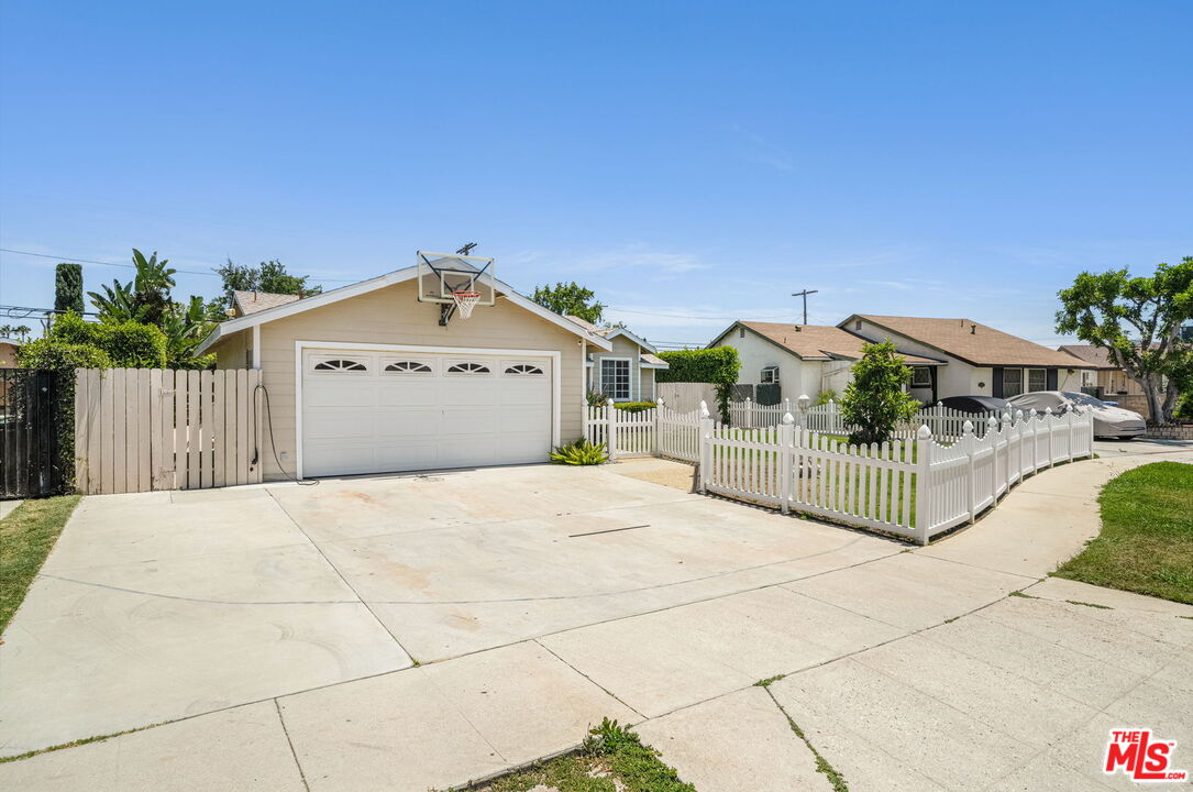Property photo 40