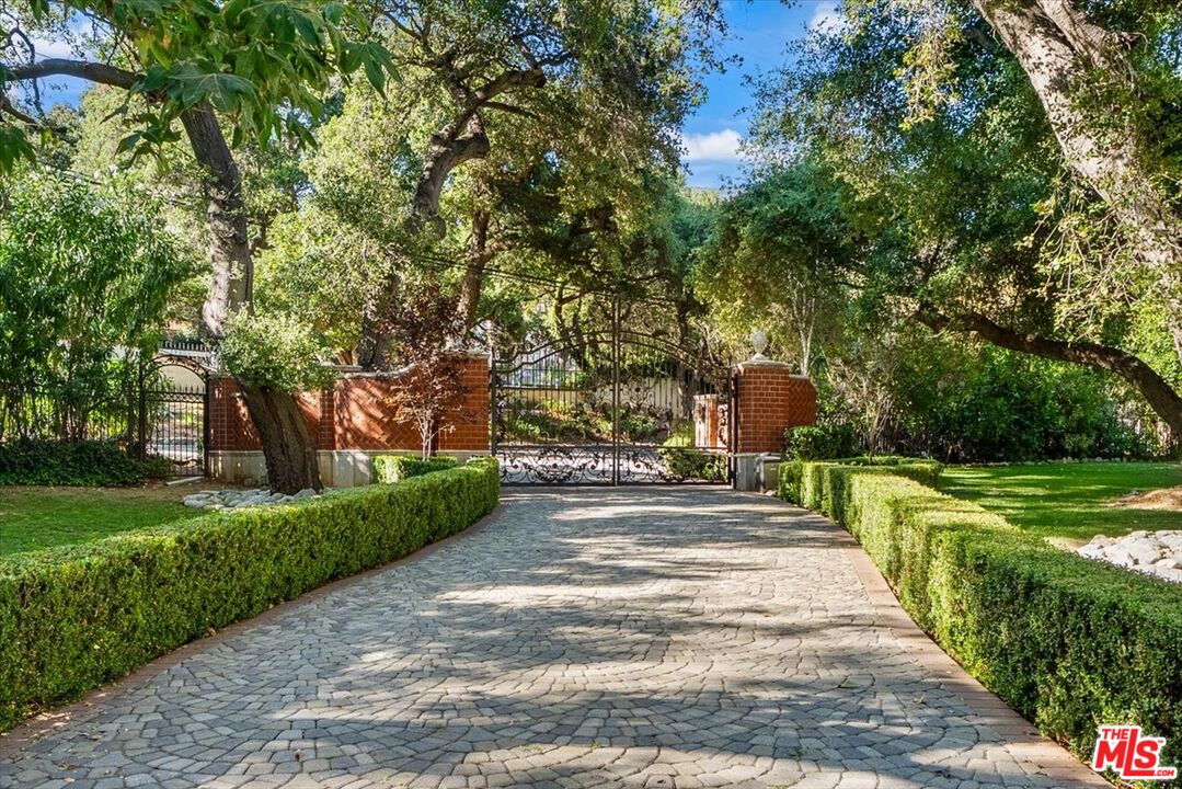 Property photo 30