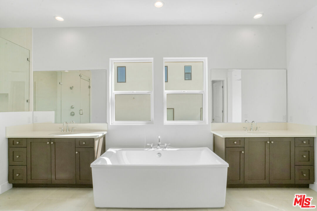Property photo 50